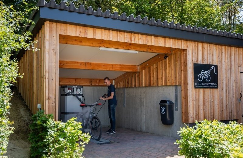Mechelerhof 2024 overdekt fietsreinigingsstation 1